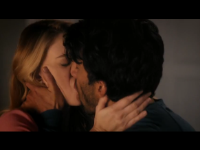  alt="Yael Grobglas Sexy in Jane The Virgin"