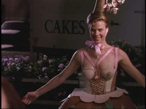  alt="Jennifer Macdonald Sexy in Red Shoe Diaries"