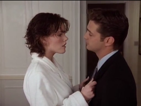  alt="Kathleen Robertson Sexy in Beverly Hills, 90210"