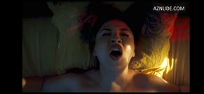  alt="Margaret Qualley Sexy in Drive-away Dolls"