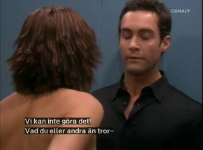  alt="Lindsay Price Sexy in Coupling"