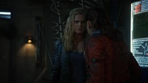 Eliza TaylorSexy in The 100