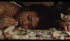 Yui Natsukawa nuda Foto