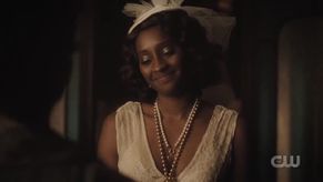 alt="Courtnee Carter Sexy in Charmed"
