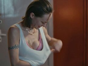  alt="Aleksandra Adamska Sexy in The Convict"