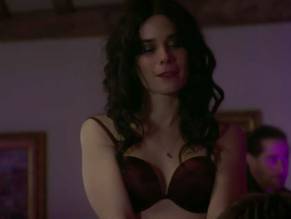 Alex DuncanSexy in Girlfriends' Guide to Divorce