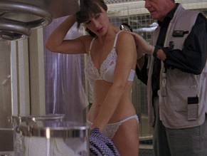 Amanda pays naked