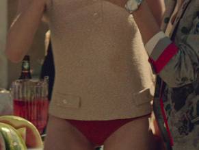Amanda SeyfriedSexy in While We're Young