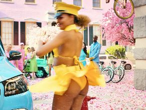  alt="Ashley Everett Sexy in The Beauty"