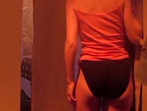  alt="Barbara Alyn Woods Sexy in The Terror Within 2"