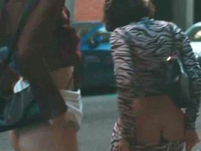 Belen Barenys Sexy in Autodefensa