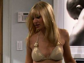 Has beth behrs been nude