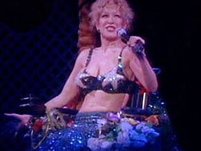 Bette MidlerSexy in Divine Madness!