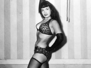  Bettie nackt Page Betty Page