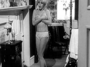 Brigitte BardotSexy in Une ravissante idiote