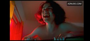  alt="Margaret Qualley Sexy in Drive-away Dolls"