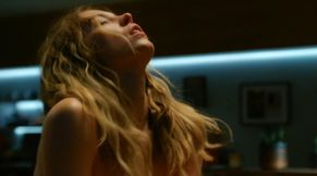  alt="Sydney Sweeney Sexy in The Voyeurs"