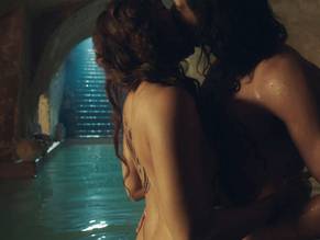 Cote de PabloSexy in The Dovekeepers