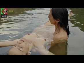  alt="Carla Maciel Sexy in Casa Flutuante"