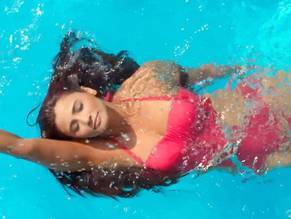 Daisy ShahSexy in Hate Story 3