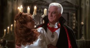  alt="Amy Yasbeck Sexy in Dracula: Dead And Loving It"