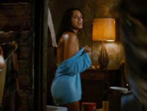 Debora NascimentoSexy in The Incredible Hulk