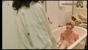  alt="Ksenija Pajic Sexy in Oficir S Ruzom"