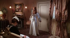  alt="Amy Yasbeck Sexy in Dracula: Dead And Loving It"