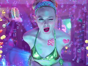  alt="Elle Fanning Sexy in Margo's Got Money Troubles"
