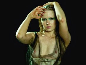  alt="Ellie Bamber Sexy in Moss & Freud"