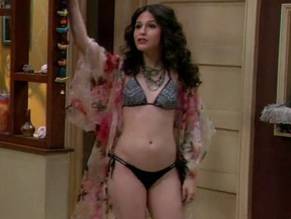 Erin SandersSexy in Melissa & Joey