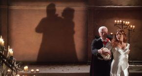  alt="Amy Yasbeck Sexy in Dracula: Dead And Loving It"