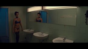  alt="Viola Lotti Gombo Sexy in Birodalom"