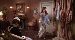  alt="Amy Yasbeck Sexy in Dracula: Dead And Loving It"