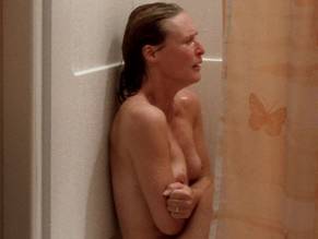 Nude video celebs » Glenn Close nude, Meg Tilly sexy - The Big Chill (1983)