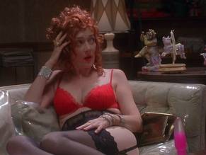 Glenne HeadlySexy in The Amateurs