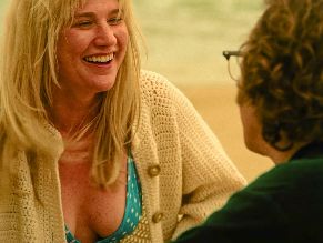  alt="Grace Glowicki Sexy in Honey Bunch"