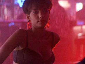 Halle BerrySexy in The Last Boy Scout