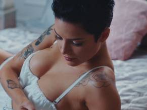 Halsey nude pictures