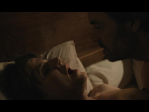  alt="Irene Jacob Sexy in Hotel Silence"