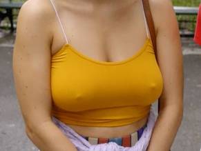 Ilana glazer boobs