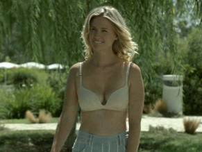 January JonesSexy in The Last Man on Earth