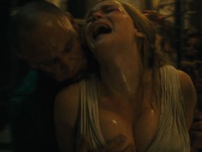 Jennifer nude is mother lawrence in Jennifer Lawrence