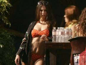 Jessica LowndesSexy in 90210