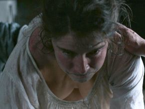  alt="Jessie Buckley Sexy in Hamnet"