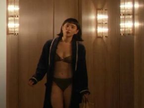  alt="Jessie Mei Li Sexy in The Season"