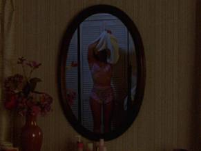 Jill WhitlowSexy in Night of the Creeps