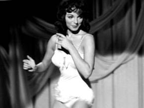 Joan CollinsSexy in Seven Thieves