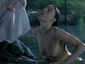 Jodie foster nell topless