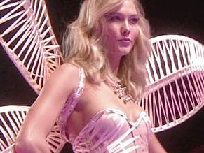 Karlie KlossSexy in The Victoria's Secret Fashion Show 2014